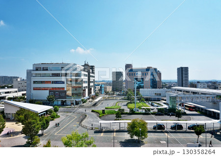 テラスモール湘南から見た辻堂駅周辺(夏、八月) テラスモール湘南から見た辻堂駅周辺(夏、八月) 130358264