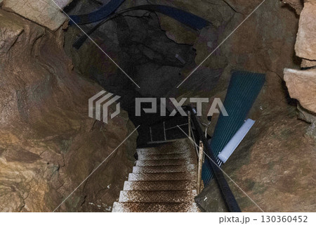 縄文鍾乳洞(岐阜県郡上市)内部 縄文鍾乳洞(岐阜県郡上市)内部 130360452