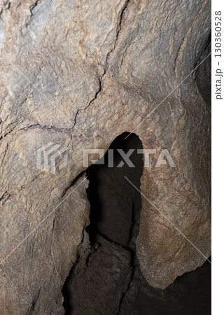 縄文鍾乳洞（岐阜県郡上市）内部 130360528