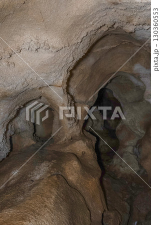 縄文鍾乳洞（岐阜県郡上市）内部 130360553