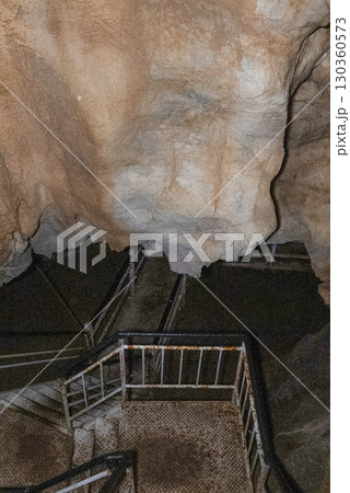 縄文鍾乳洞（岐阜県郡上市）内部 130360573