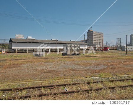 JR参宮線から見た近鉄山田線伊勢市駅 130361717