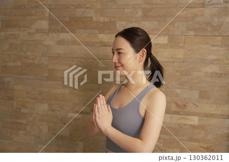 女性 20代 ホットヨガ 女性 20代 ホットヨガ 130362011