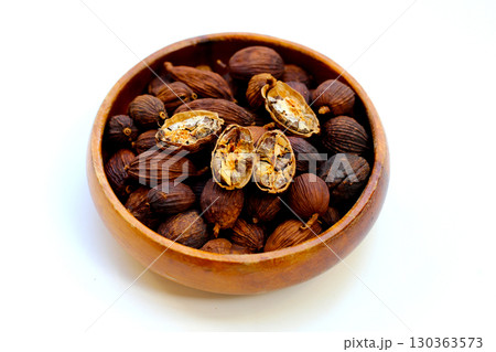 Dried Black Cardamom or Greater Cardamom Dried Black Cardamom or Greater Cardamom 130363573