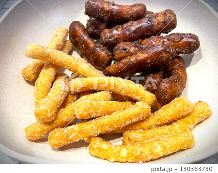 白かりんとうと黒糖かりんとう2 130363730