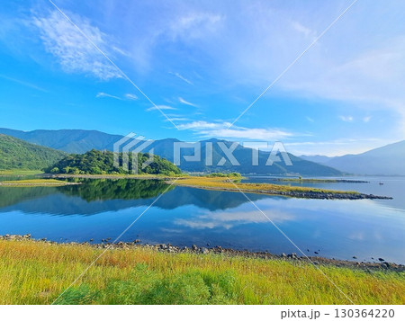 減水し新しくできた陸地   河口湖 2025年 夏 130364220