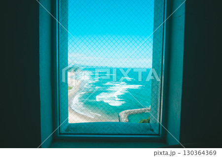 窓から見た海 130364369