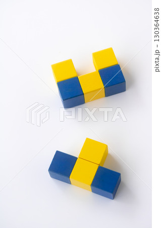 不思議な漢字・凸凹（でこぼこ）凹凸（おうとつ） 130364638