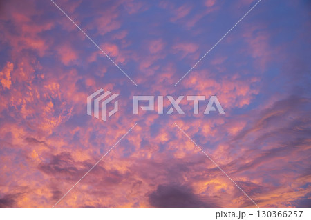 夏の夕焼け 夕暮れ 夏の空 空 9月 イメージ 130366257