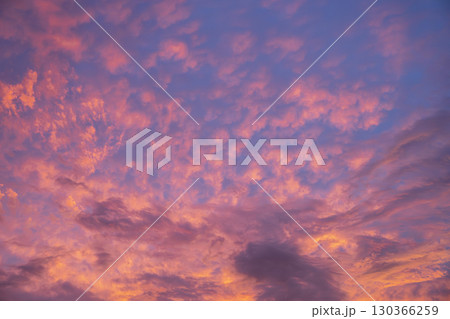 夏の夕焼け 夕暮れ 夏の空 空 9月 イメージ 130366259
