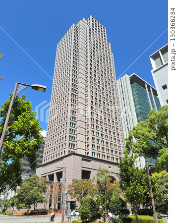 明治安田生命大阪梅田ビル（大阪市北区梅田。大阪信用保証協会本店、椿本興業本社など） 130366284