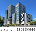大阪市北区中之島の高層ビル群 130366646