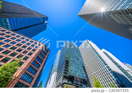 日本の東京都市景観9月2日。大手町のビジネス街。大手町プレイスや大手町タワー、産経新聞社などを望む 130367393