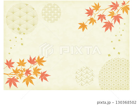 オレンジ、赤の紅葉と和柄の背景_横 130368502