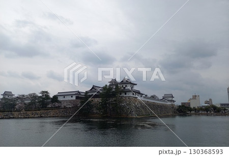 今治城　武具櫓と鉄御門 130368593