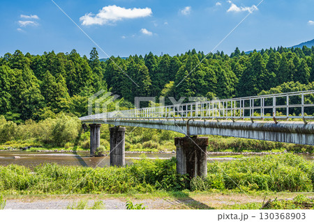 安曇川に架かる水管橋　滋賀県高島市 130368903