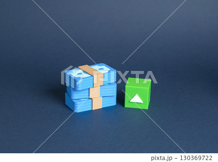 Capital growth amid rising stock prices and the economy. Increase capital. Earn money. Wealth management, stock market investment, personal finance, business development, economic trends, profit 130369722