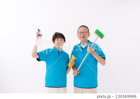 シニア　男女　清掃員 130369906