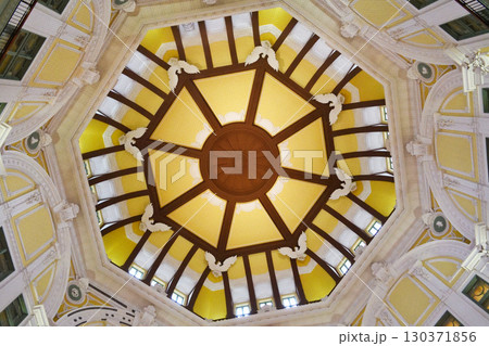 東京駅 丸の内南口の天井(東京都千代田区) 東京駅 丸の内南口の天井(東京都千代田区) 130371856