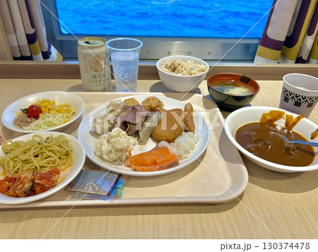 船の上で食べる絶品バイキング 船の上で食べる絶品バイキング 130374478