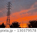 夕焼けと鉄柱 130379578
