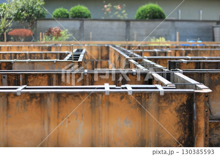 新築住宅の基礎工事　イメージ 130385593