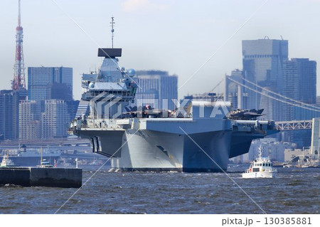 インド太平洋地域の平和維持へ… 東京港を出港する英国海軍・空母『プリンス・オブ・ウェールズ』 インド太平洋地域の平和維持へ… 東京港を出港する英国海軍・空母『プリンス・オブ・ウェールズ』 130385881