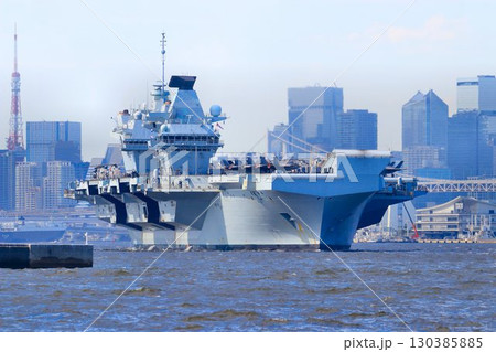 インド太平洋地域の平和維持へ… 東京港を出港する英国海軍・空母『プリンス・オブ・ウェールズ』 インド太平洋地域の平和維持へ… 東京港を出港する英国海軍・空母『プリンス・オブ・ウェールズ』 130385885
