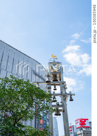 カリヨン時計とヨドバシカメラ<大阪梅田> カリヨン時計とヨドバシカメラ<大阪梅田> 130385948