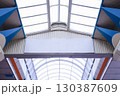 商店街の白看板 130387609