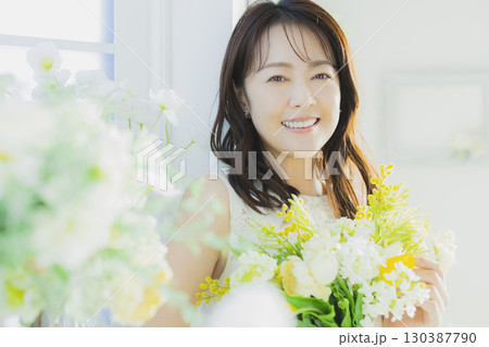 可愛い40代女性 130387790