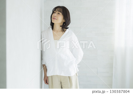 ミドル女性、ポートレート、ビューティーイメージ  130387804