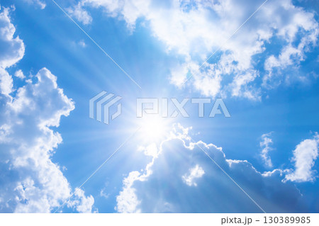青空に太陽 130389985