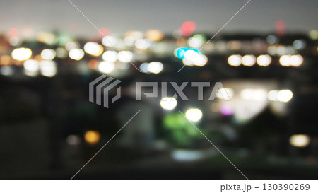カラフルな夜のネオン タマぼけ カラフルな夜のネオン タマぼけ 130390269