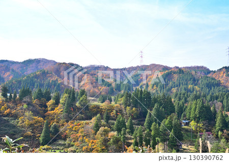 清清津峡入口付近の秋風景 国道353号線からの眺め 新潟県十日町市 清清津峡入口付近の秋風景 国道353号線からの眺め 新潟県十日町市 130390762