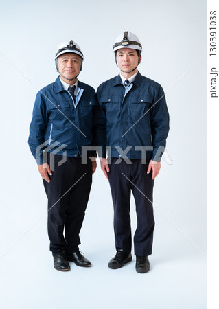現場を支える技術者達 現場を支える技術者達 130391038