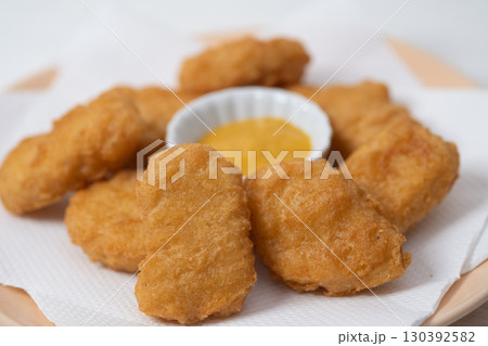 チキンナゲットのイメージ　(写真素材) 130392582