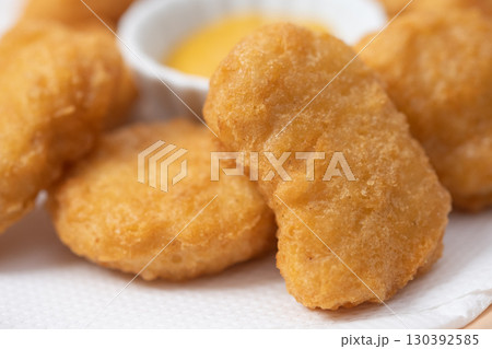 チキンナゲットのイメージ　(写真素材) 130392585