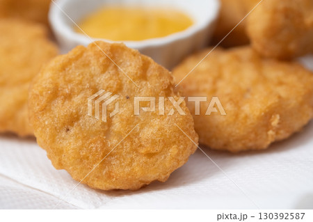 チキンナゲットのイメージ　(写真素材) 130392587