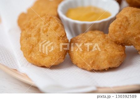 チキンナゲットのイメージ　(写真素材) 130392589