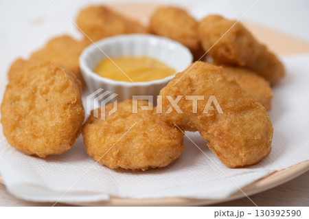 チキンナゲットのイメージ　(写真素材) 130392590