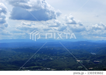三重県伊賀市　三国越展望台からの眺め 130393602
