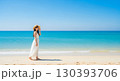 夏の浜辺の可憐な日本の美女 130393706