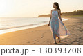 夏の浜辺の可憐な日本の美女 130393708
