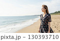 夏の浜辺の可憐な日本の美女 130393710
