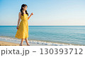 夏の浜辺の可憐な日本の美女 130393712