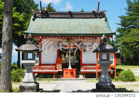 【甲府市 秩父多摩甲斐国立公園「昇仙峡ロープウェイ」山頂パノラマ台駅 八雲神社(八王子山)拝殿】 【甲府市 秩父多摩甲斐国立公園「昇仙峡ロープウェイ」山頂パノラマ台駅 八雲神社(八王子山)拝殿】 130394372
