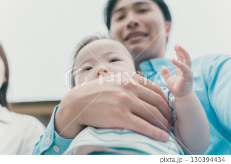 パパの育児参加 パパの育児参加 130394434