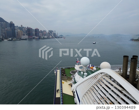 香港のオーシャンターミナル付近からの港湾空撮 130394489