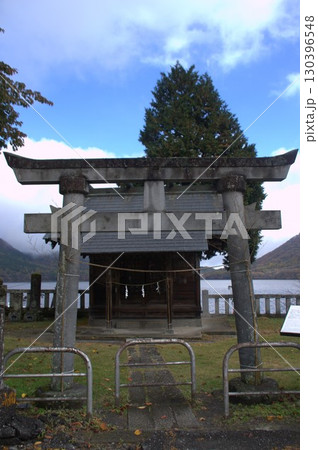 榛名湖の神社 130396548
